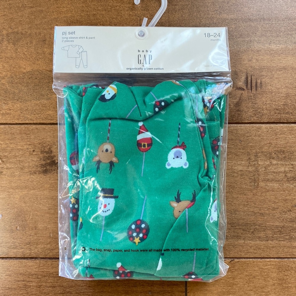 New long sleeve Baby Gap pajamas 18-24M